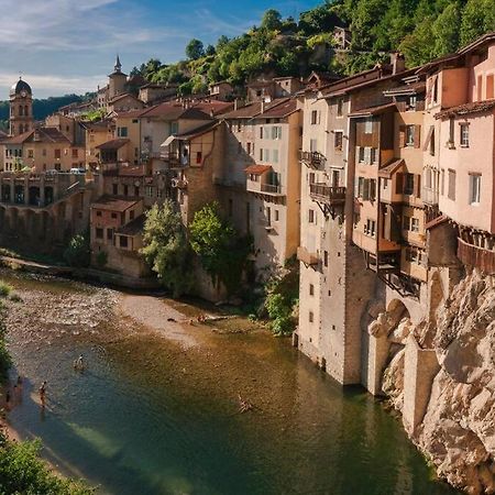 Maison Suspendue Avec Jacuzzi Privatif ปงต์-อ็อง-รัวย็องส์ ภายนอก รูปภาพ