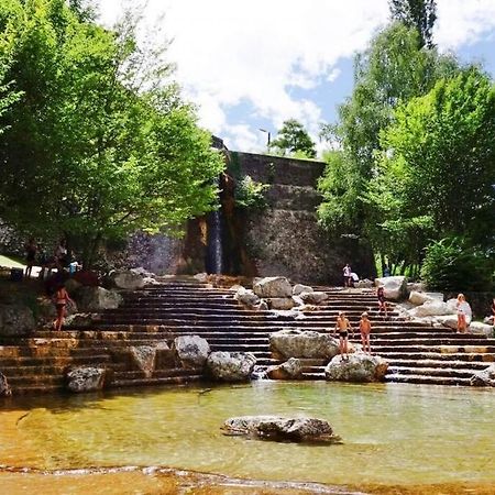 Maison Suspendue Avec Jacuzzi Privatif ปงต์-อ็อง-รัวย็องส์ ภายนอก รูปภาพ